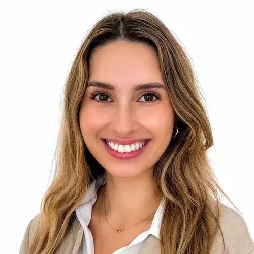 Ariane Paz y Miño